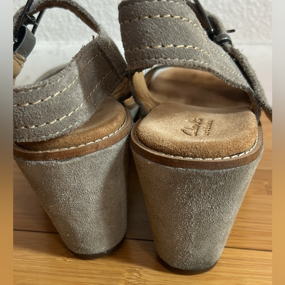 Clarks Gray Suede Wedge Sandals size 8 - Picture 4 of 5
